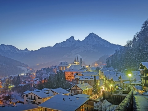 Berchtesgaden Altstadt im Winter (c) Adobe Stock