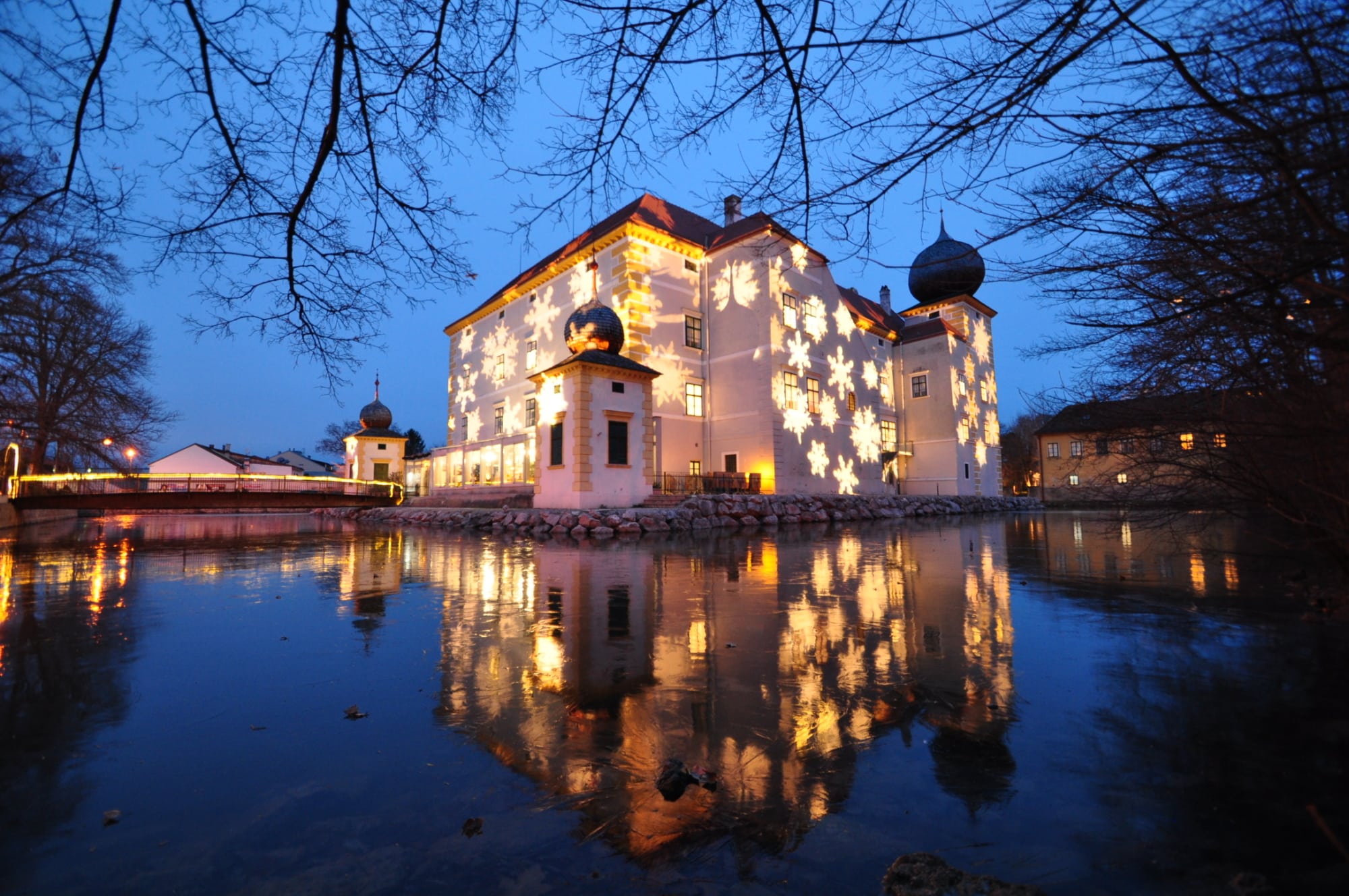 Foto Schloss beleuchtet © Christian Macho